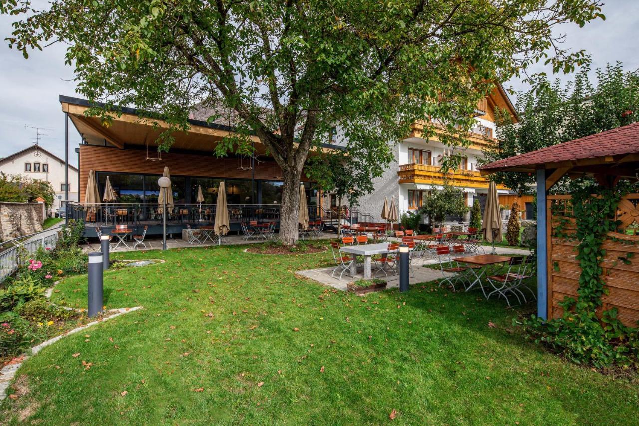 Landgasthof Moser & Restaurant Bootshaus Windorf  Extérieur photo