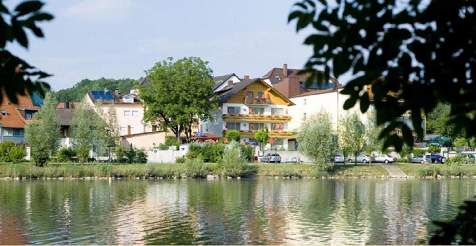 Landgasthof Moser & Restaurant Bootshaus Windorf  Extérieur photo